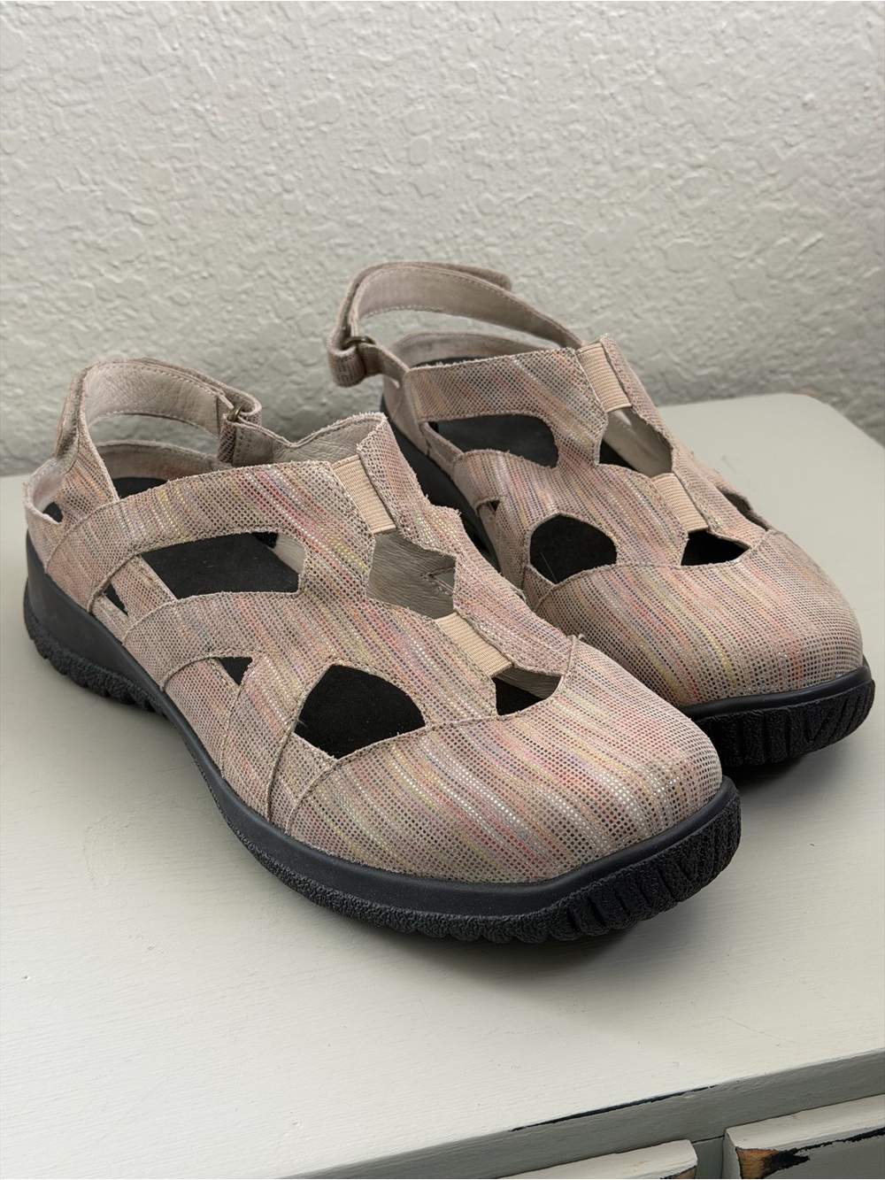 DREW Smiles Women’s Casual Shoe Sandal Slingback Size 9.5 W Tan